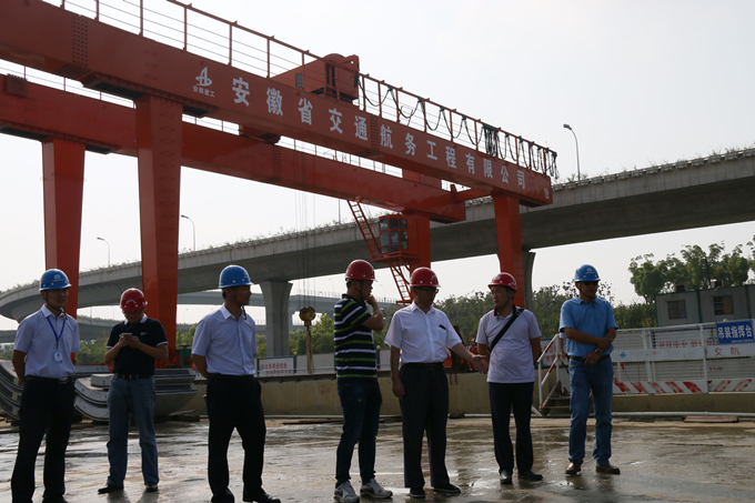 合肥城市軌道交通有限公司總會計師王德文一行赴合軌4號線3標(biāo)潛口路站觀摩學(xué)習(xí) 合肥城市軌道交通有限公司總會計師王德文一行赴合軌4號線3標(biāo)潛口路站觀摩學(xué)習(xí)